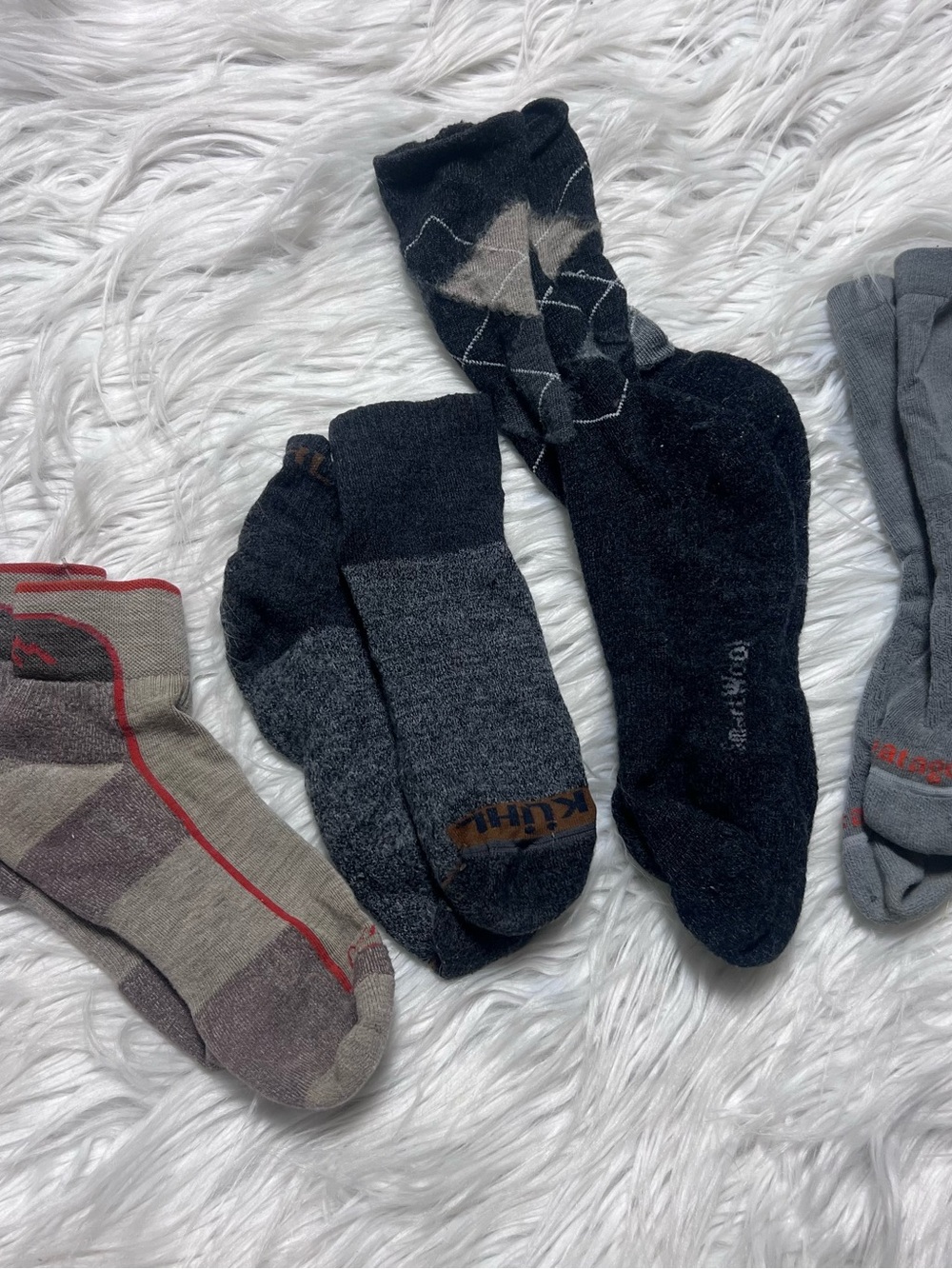 Mix brand merino Men's sock bundle- 4 pair Black & Gray Casual Crew Socks -